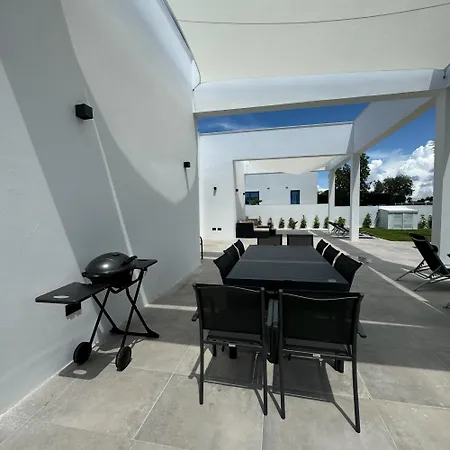 Poniente House *
