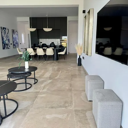 Poniente House Villa *